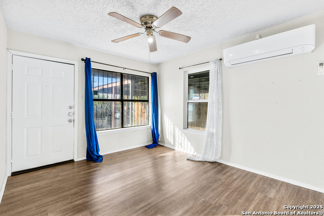 Listing photo id 3 for 321 Huntington