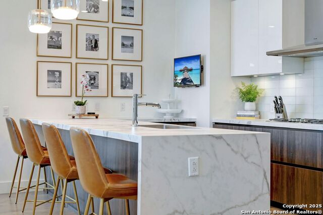 Image 9 of 35 For 123 Lexington  Apt 1410