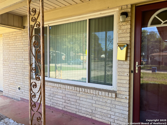 Image 3 of 12 For 2022 Odessa Dr