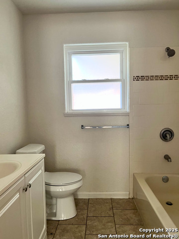 Image 6 of 12 For 2022 Odessa Dr