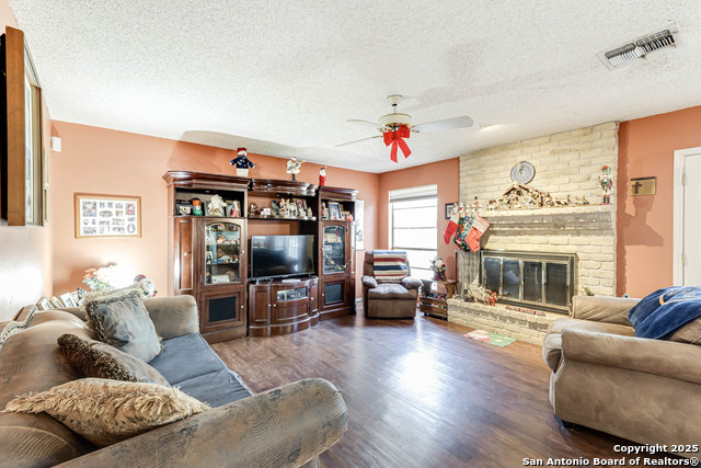 Image 16 of 30 For 2215 Sun Wood