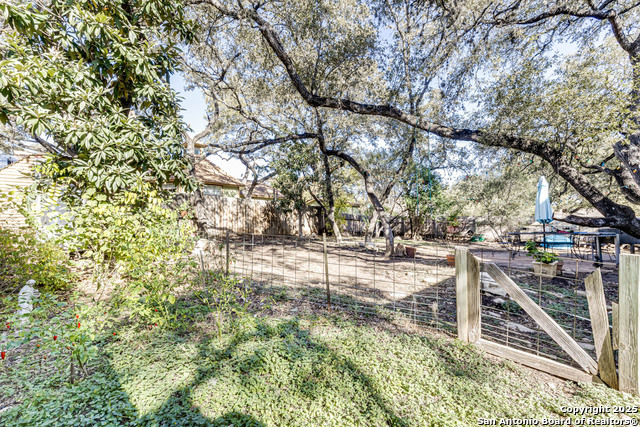 Image 28 of 30 For 2215 Sun Wood