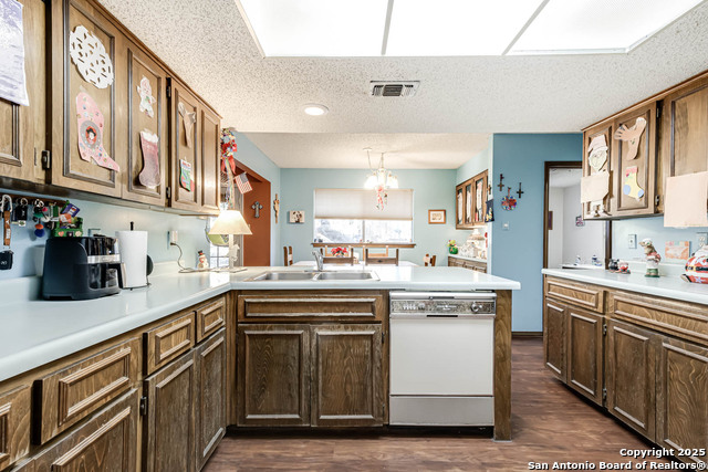 Image 9 of 30 For 2215 Sun Wood