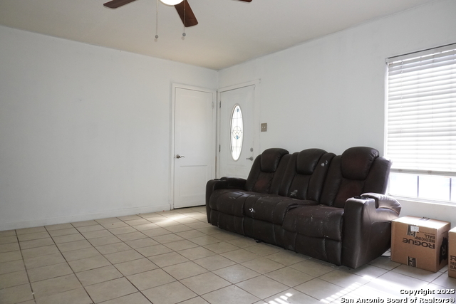 Image 10 of 36 For 257 Longview Dr