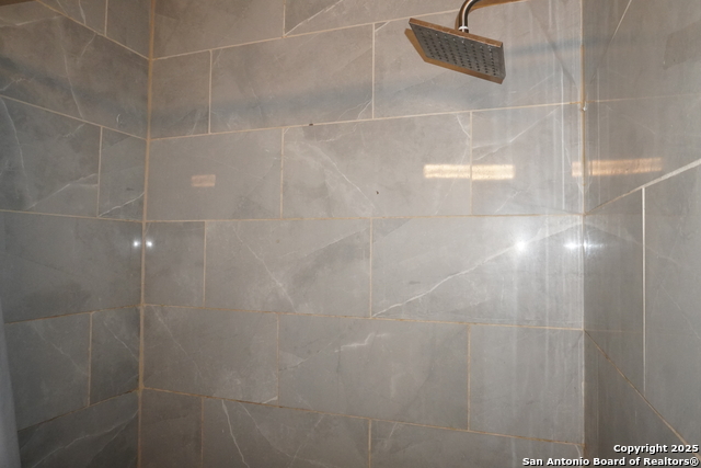 Image 16 of 36 For 257 Longview Dr