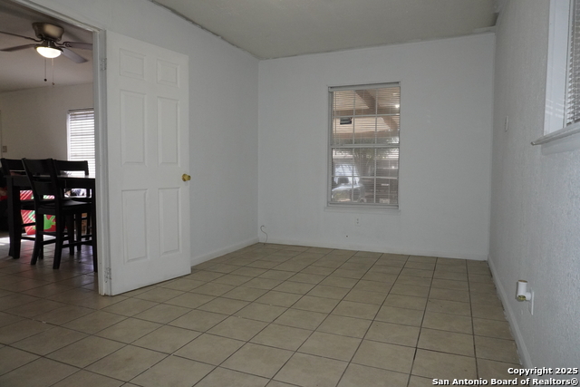 Image 17 of 36 For 257 Longview Dr