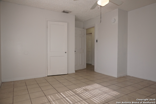 Image 20 of 36 For 257 Longview Dr