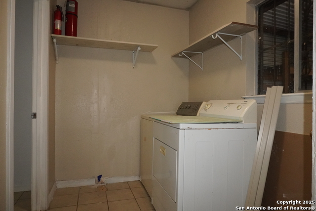 Image 24 of 36 For 257 Longview Dr