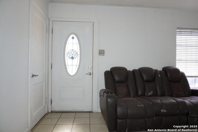 Image 9 of 36 For 257 Longview Dr