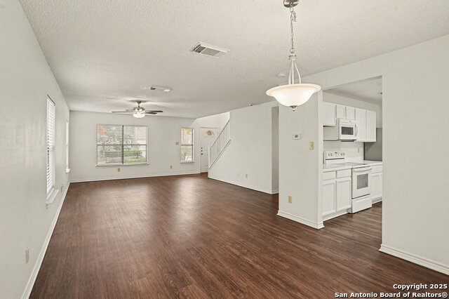 Image 2 of 16 For 2817 Lotus Park