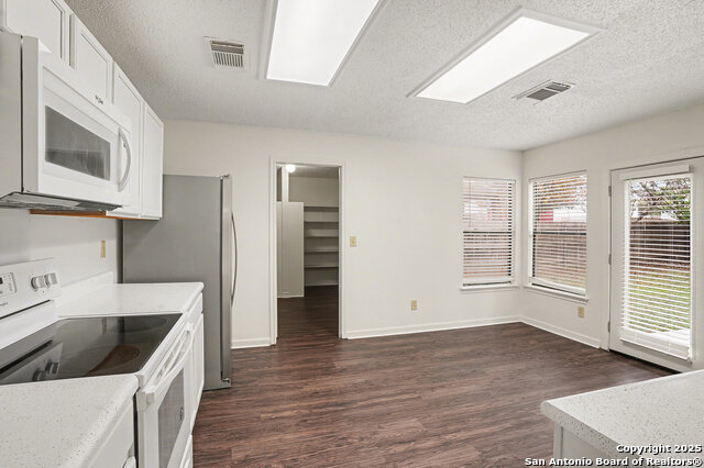 Image 4 of 16 For 2817 Lotus Park