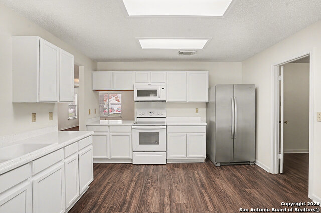 Image 5 of 16 For 2817 Lotus Park