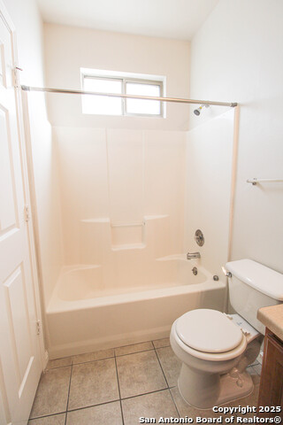 Image 12 of 21 For 530 Dukeway 2