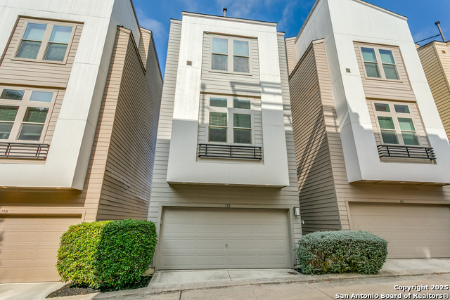 Image 36 of 36 For 132 Humphrey