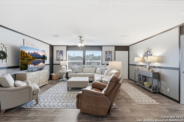 Listing photo id 8 for 1611 Fuller Dr