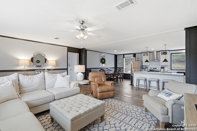 Listing photo id 9 for 1611 Fuller Dr