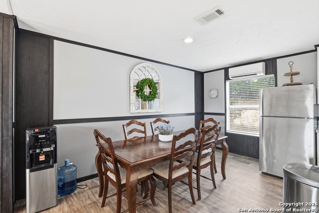 Listing photo id 11 for 1611 Fuller Dr