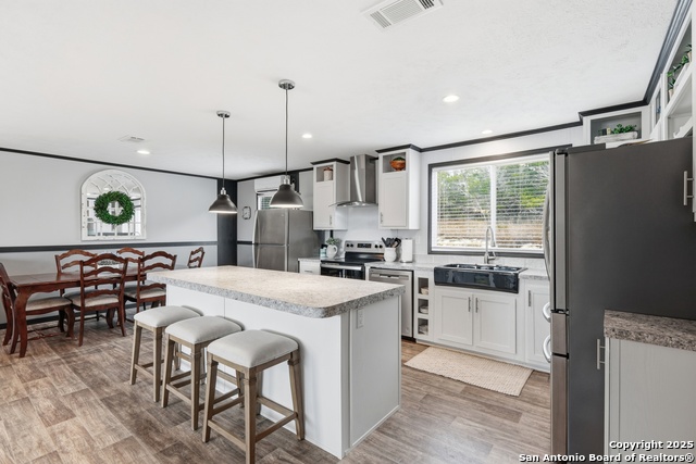 Listing photo id 13 for 1611 Fuller Dr