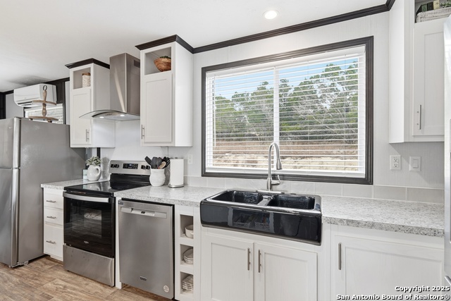 Listing photo id 14 for 1611 Fuller Dr