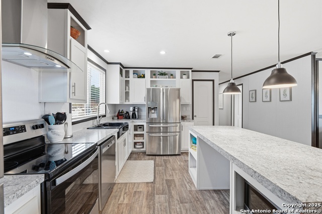 Listing photo id 16 for 1611 Fuller Dr