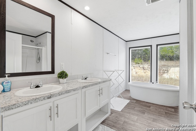 Listing photo id 18 for 1611 Fuller Dr