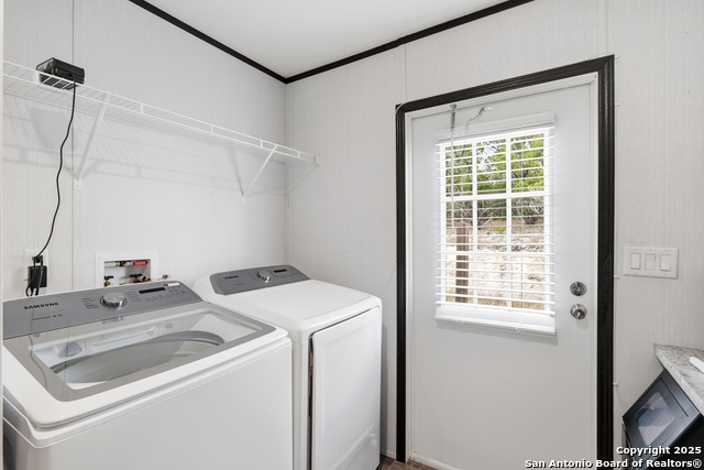 Listing photo id 21 for 1611 Fuller Dr