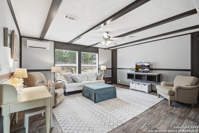 Listing photo id 25 for 1611 Fuller Dr