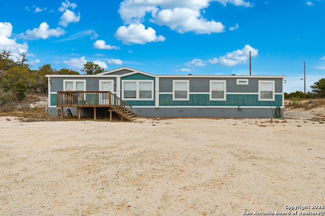 Listing photo id 2 for 1611 Fuller Dr