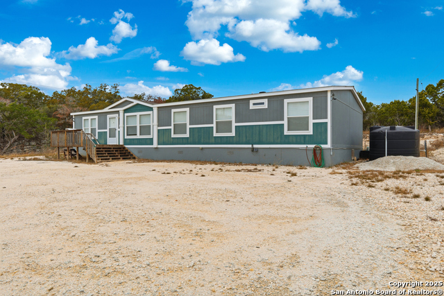 Listing photo id 3 for 1611 Fuller Dr