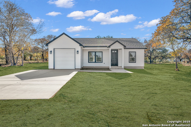 Details for 816 County Road 6723, Natalia, TX 78059