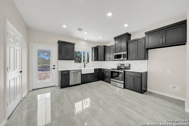 Listing photo id 4 for 816 County Road 6723