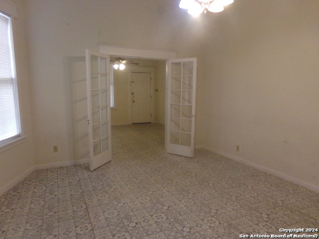 Image 5 of 18 For 418 Warren  