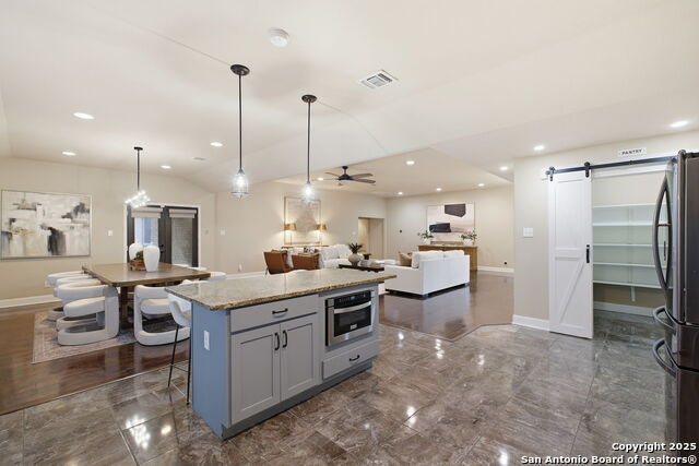 Image 15 of 50 For 1069 Ivy Ln  