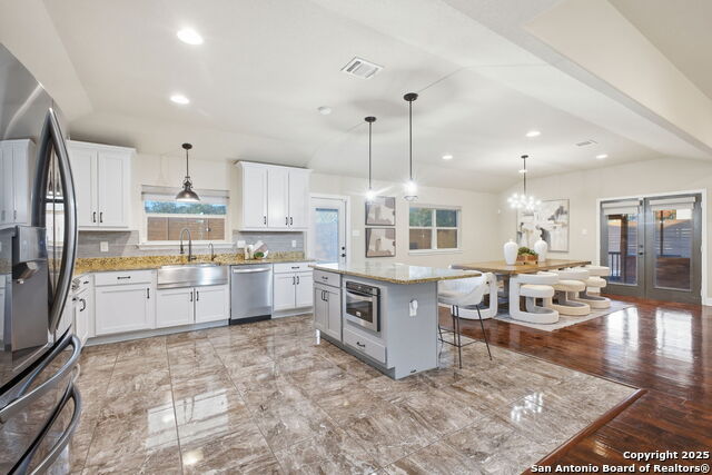 Image 19 of 50 For 1069 Ivy Ln  