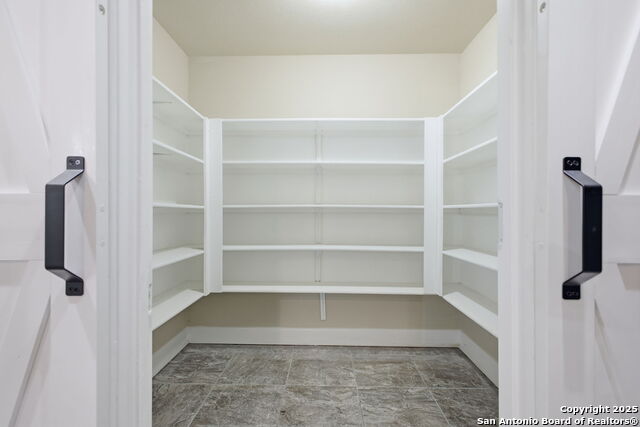 Image 23 of 50 For 1069 Ivy Ln  