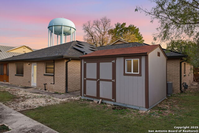 Image 43 of 50 For 1069 Ivy Ln  