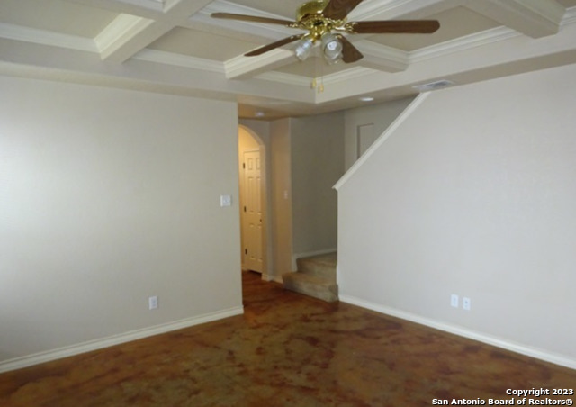 Listing photo id 4 for 5113 - 5115 Flipper Dr