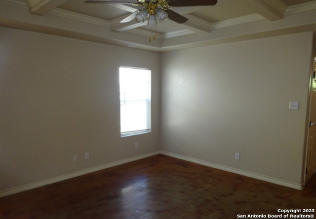 Listing photo id 5 for 5113 - 5115 Flipper Dr