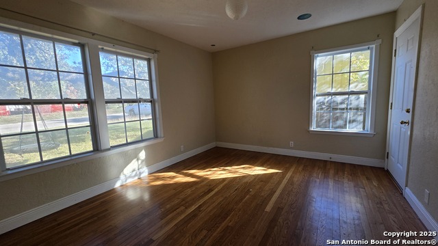 Listing photo id 6 for 6320 Fox Run