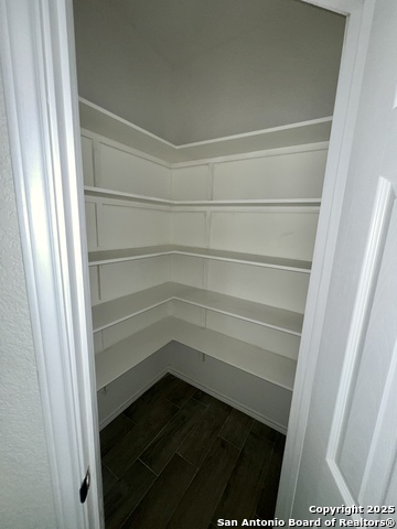 Image 6 of 9 For 811 Polk  