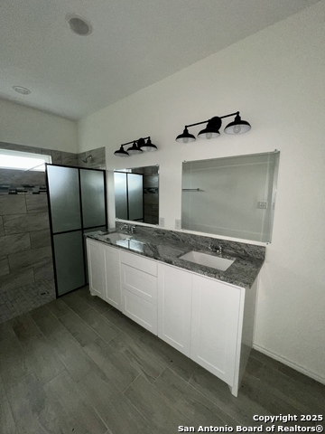 Image 8 of 9 For 811 Polk  