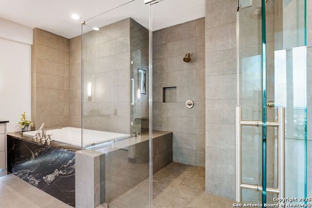 Image 16 of 48 For 610 Market E 3304