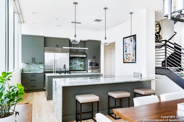 Image 7 of 48 For 610 Market E 3304