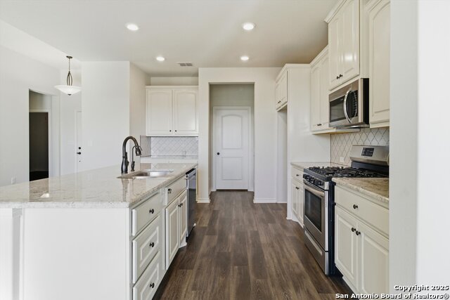 Listing photo id 5 for 189 Pr 1732  