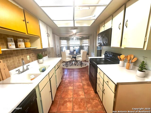 Listing photo id 12 for 9623 Caney Creek