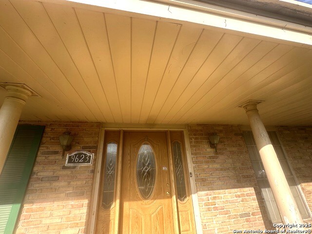 Listing photo id 5 for 9623 Caney Creek