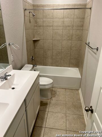 Listing photo id 13 for 13166 Maridell