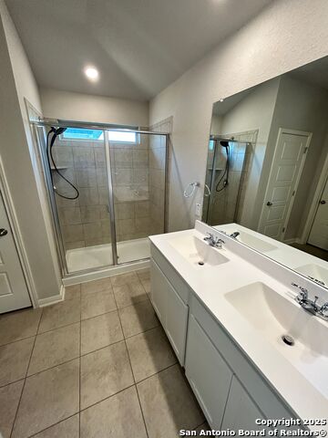 Listing photo id 15 for 13166 Maridell