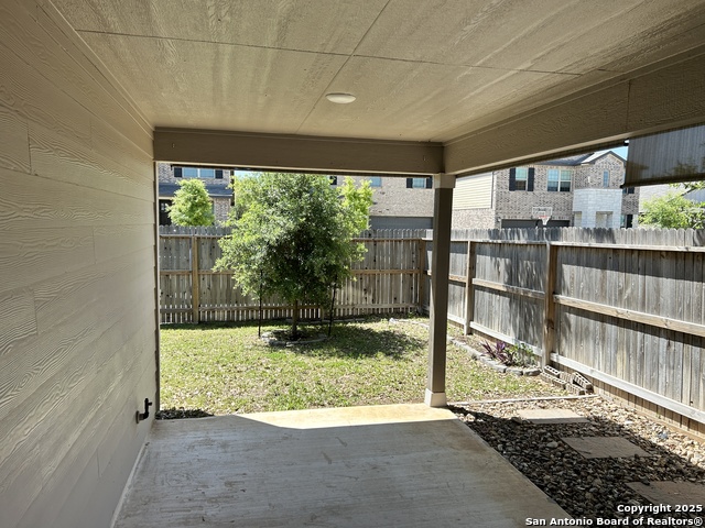 Listing photo id 20 for 13166 Maridell