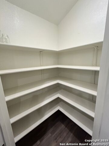 Listing photo id 6 for 13166 Maridell